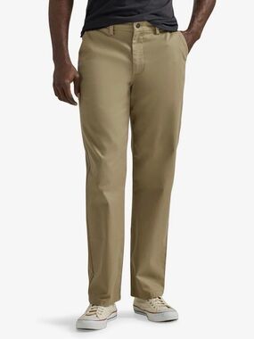 NWT - Lee Relaxed Straight Khaki Chinos - size 32x32